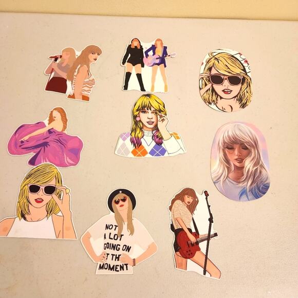 Taylor Swift Hangable Cut Outs Set Of 9 - Picture 7 of 7